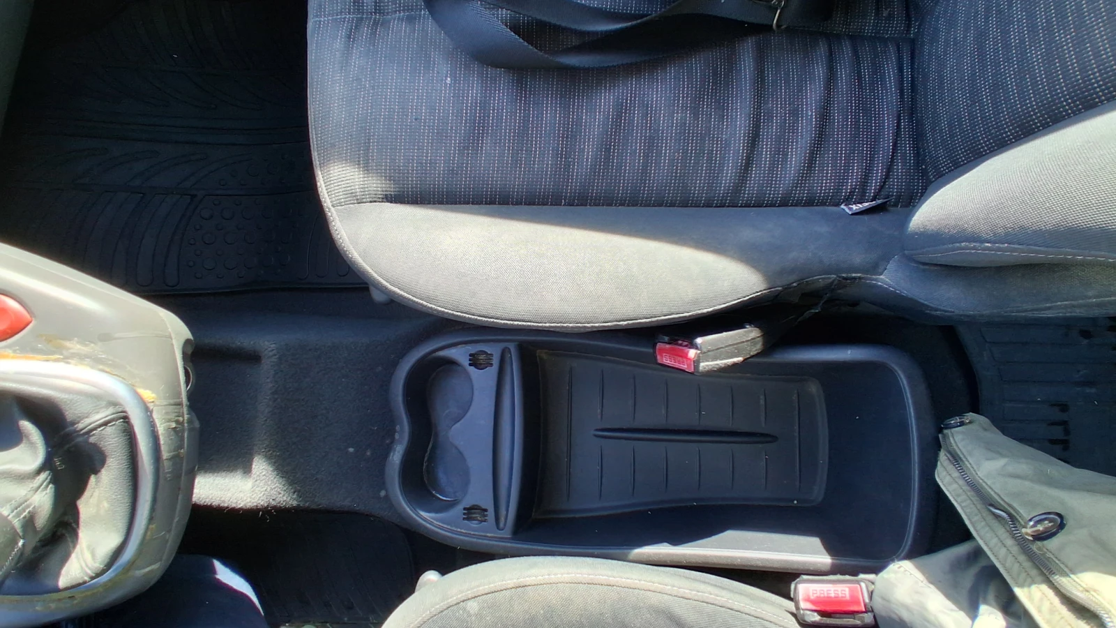 Renault Scenic, снимка 13 - Автомобили и джипове - 54348035