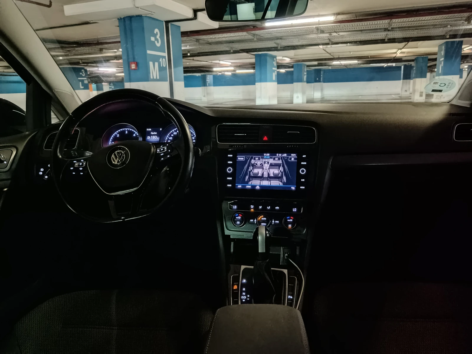 VW Golf MK 7.5 Facelift/2.0 TDI 150 к.с/DSG/Distronic/LED, снимка 11 - Автомобили и джипове - 54692547