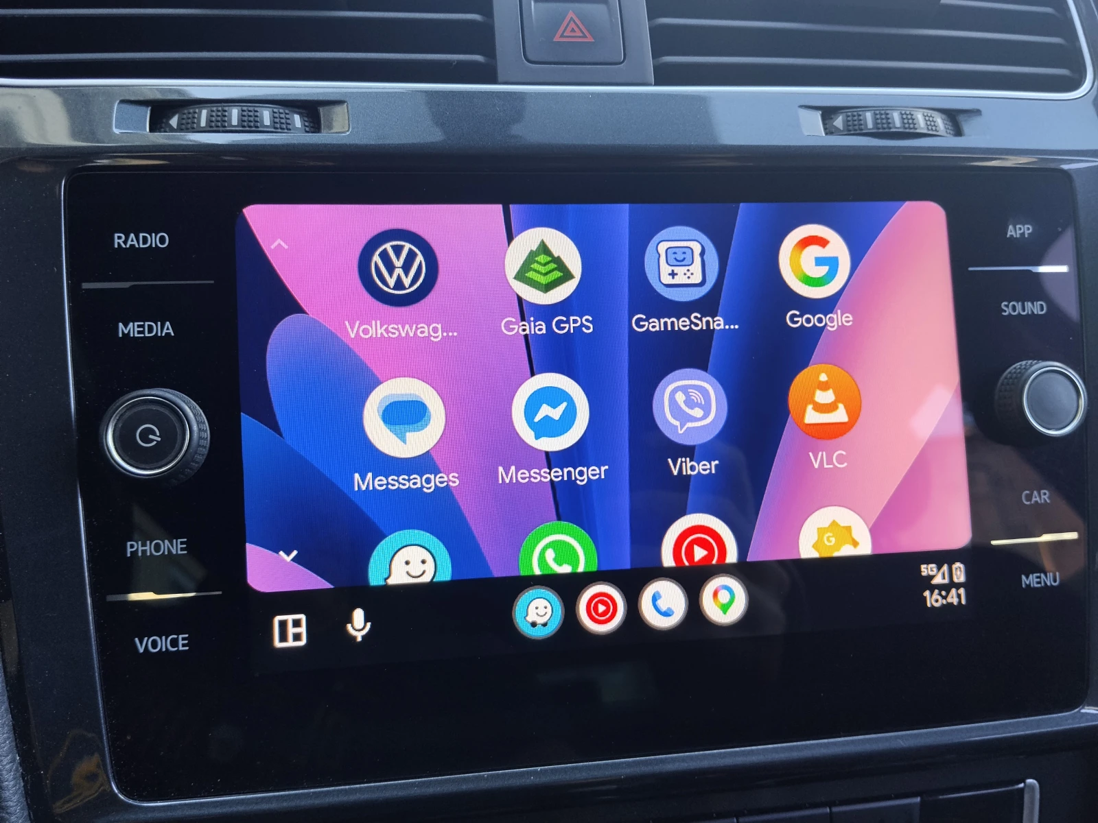 VW Golf MK 7.5 Facelift/2.0 TDI 150 к.с/DSG/Distronic/LED, снимка 12 - Автомобили и джипове - 54692547