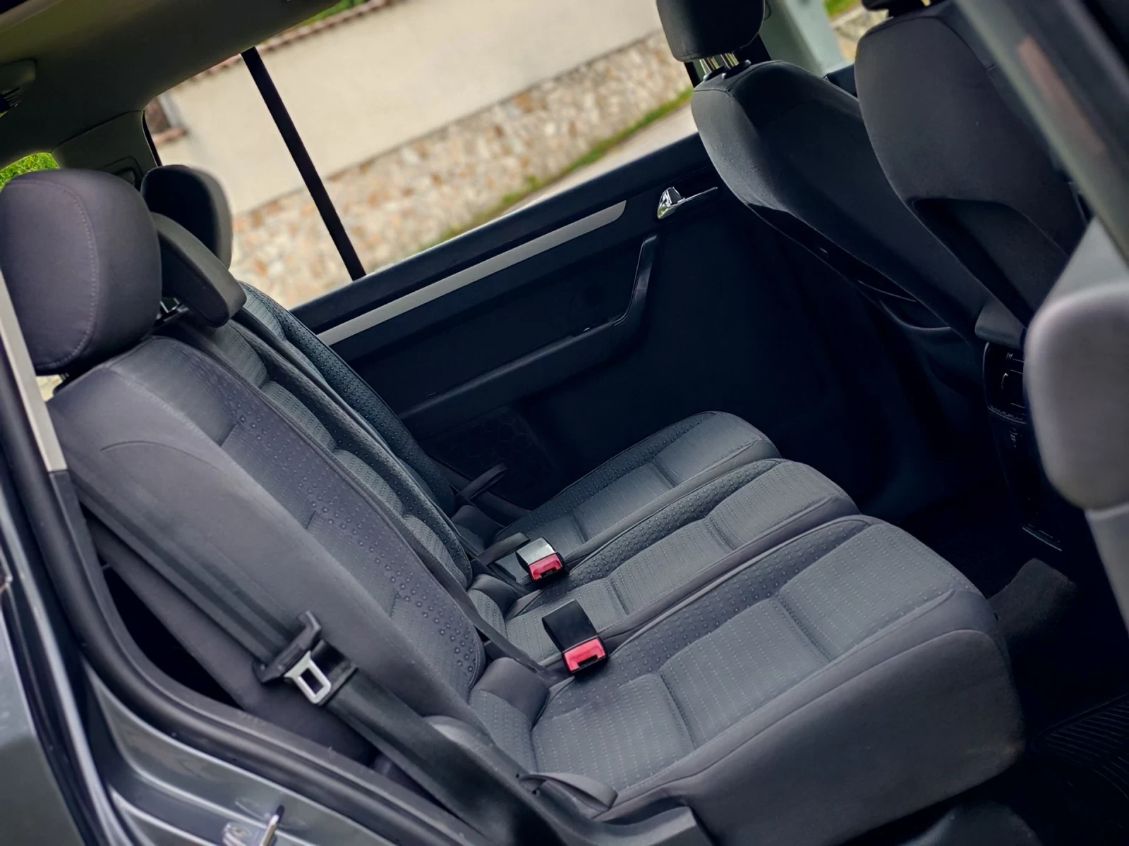 VW Touran 1.9TDI(101)* 6-СКОРОСТИ* КЛИМАТРОНИК* НОВ ВНОС* , снимка 14 - Автомобили и джипове - 54802321