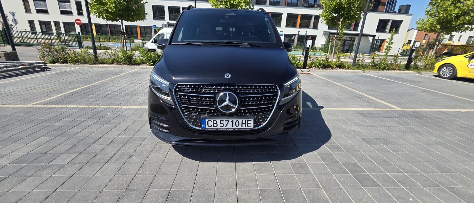 Mercedes-Benz V 300 Extralong 4Matic Exclusive, снимка 2 - Автомобили и джипове - 55739870