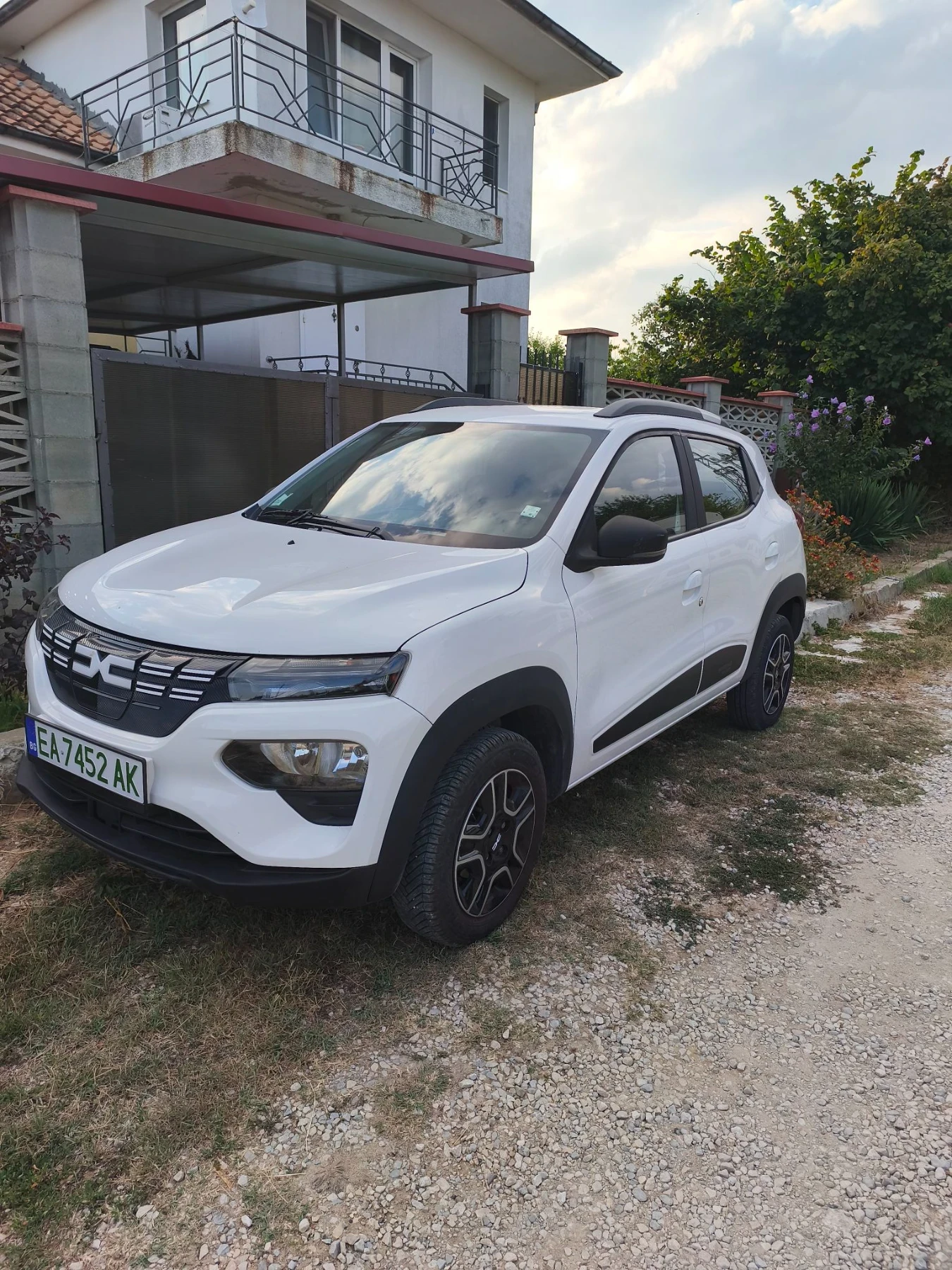 Dacia Spring 28 kw, снимка 3 - Автомобили и джипове - 56302935