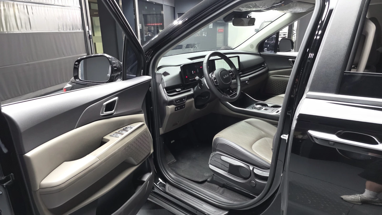 Kia Carnival ПОДГРЕВ ВОЛАН* КРАЙНА ЦЕНА, снимка 10 - Автомобили и джипове - 56024869