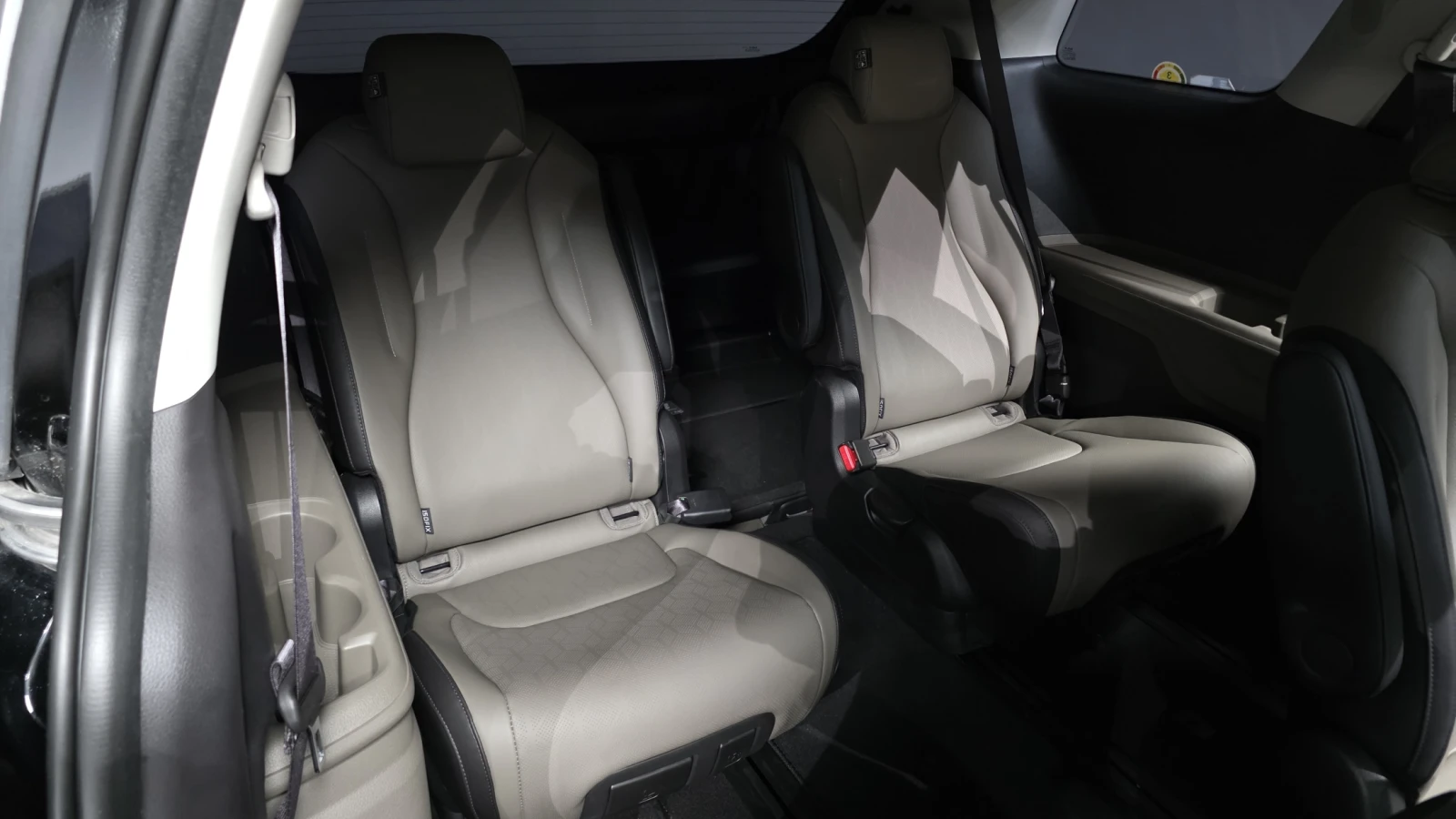 Kia Carnival ПОДГРЕВ ВОЛАН* КРАЙНА ЦЕНА, снимка 13 - Автомобили и джипове - 56024869