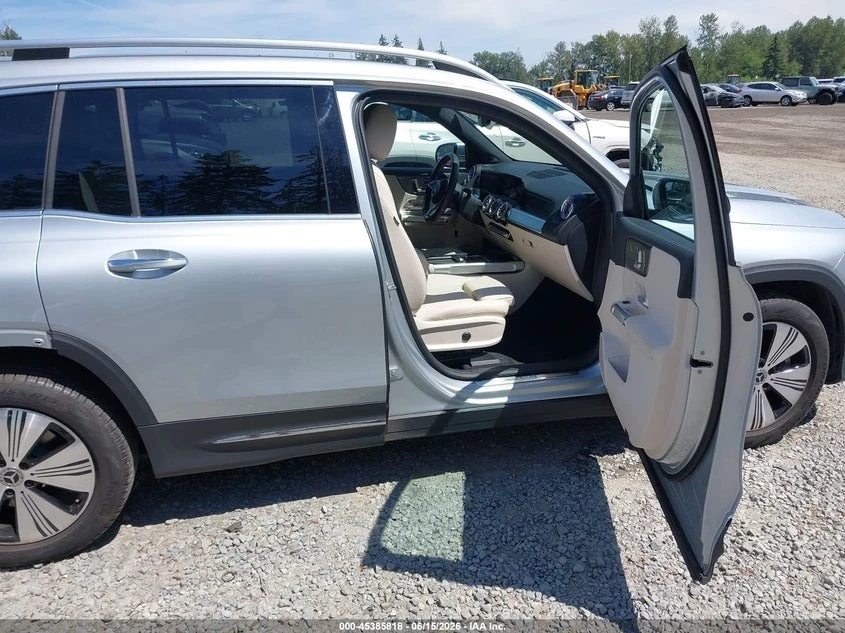 Mercedes-Benz EQB 300* 4MATIC* КОЖА* ПОДГРЕВ* ПАНО* КАМЕРА* , снимка 4 - Автомобили и джипове - 56203863