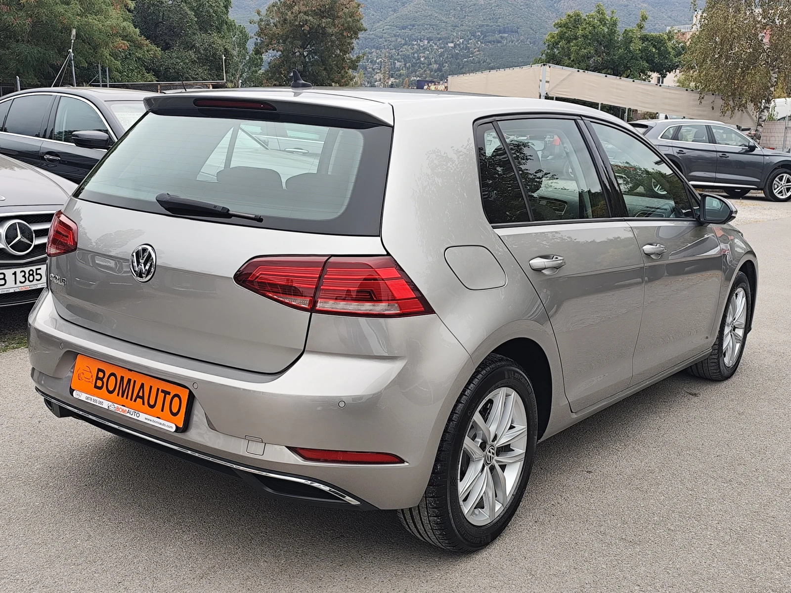 VW Golf 7* 1.6TDi/EURO6D/FACE/LED/APP-CONNECT/CARPLAY, снимка 4 - Автомобили и джипове - 56224502