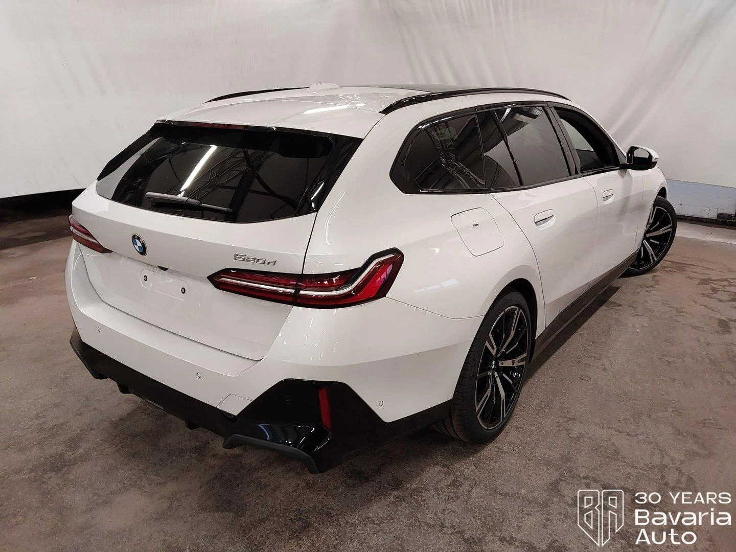 BMW 520 d Touring Steptronic, снимка 3 - Автомобили и джипове - 56439819
