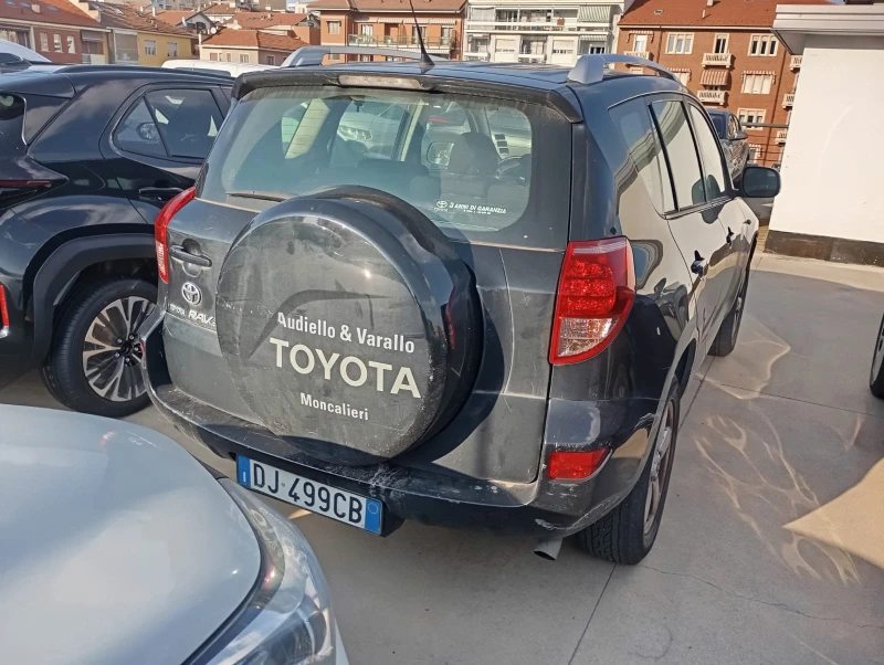 Toyota Rav4 2.0VVT-i 4Х4 164000км.ВНОС ИТАЛИЯ БЕЗ РЪЖДИ И ЗАБЕ, снимка 2 - Автомобили и джипове - 48486937