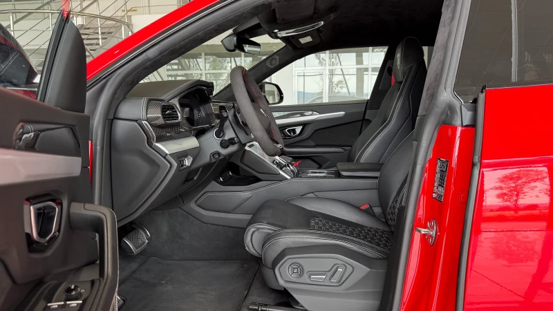 Lamborghini Urus БАРТЕР * НАЛИЧЕН* , снимка 9 - Автомобили и джипове - 52576145