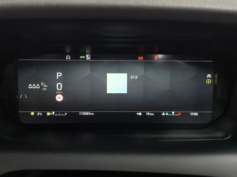 Land Rover Discovery Sport 2.0 Automatic, снимка 8 - Автомобили и джипове - 55931823