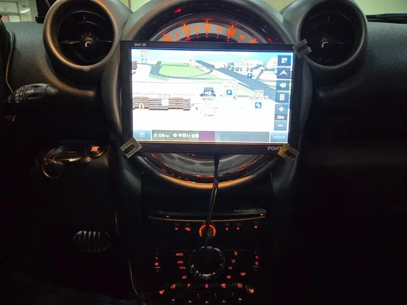 Mini Countryman Basic 1St Generation, снимка 11 - Автомобили и джипове - 56116154