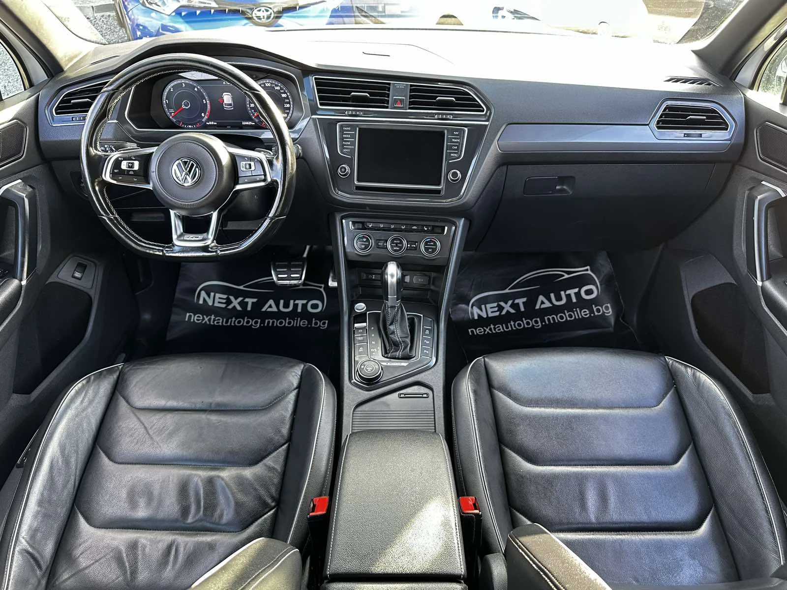 VW Tiguan 2.0TDI 150HP R-LINE DISTRONIC LANE ASSIST EU6B - изображение 9