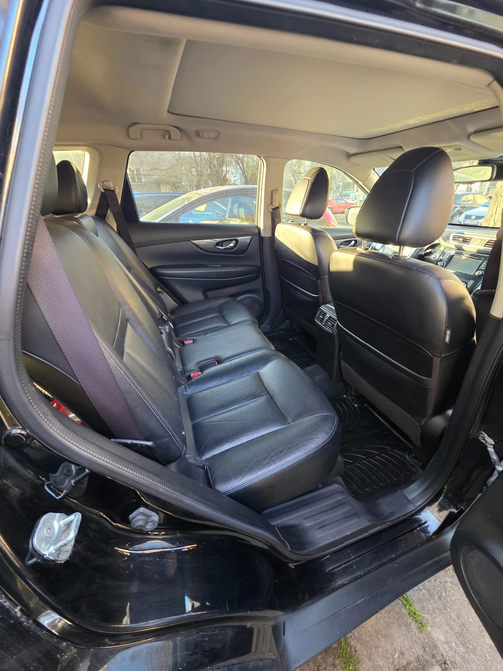 Nissan X-trail 1.6dCi, снимка 11 - Автомобили и джипове - 53720083