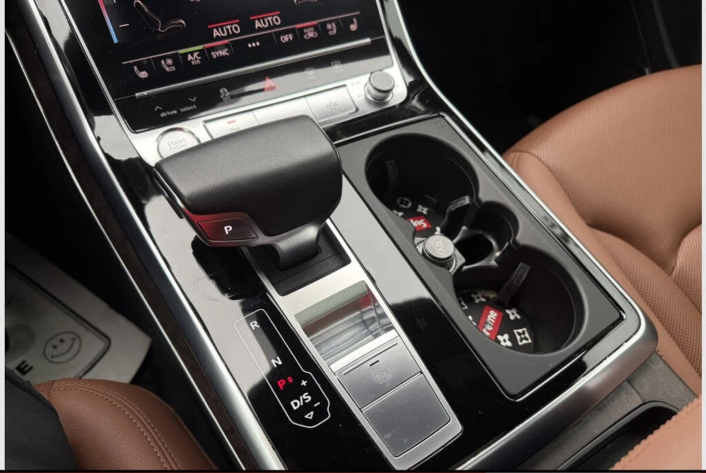 Audi Q8 Technik* 55TFSI* Quattro* АвтоКредит* (ЦЕНА ДО БГ) - изображение 10