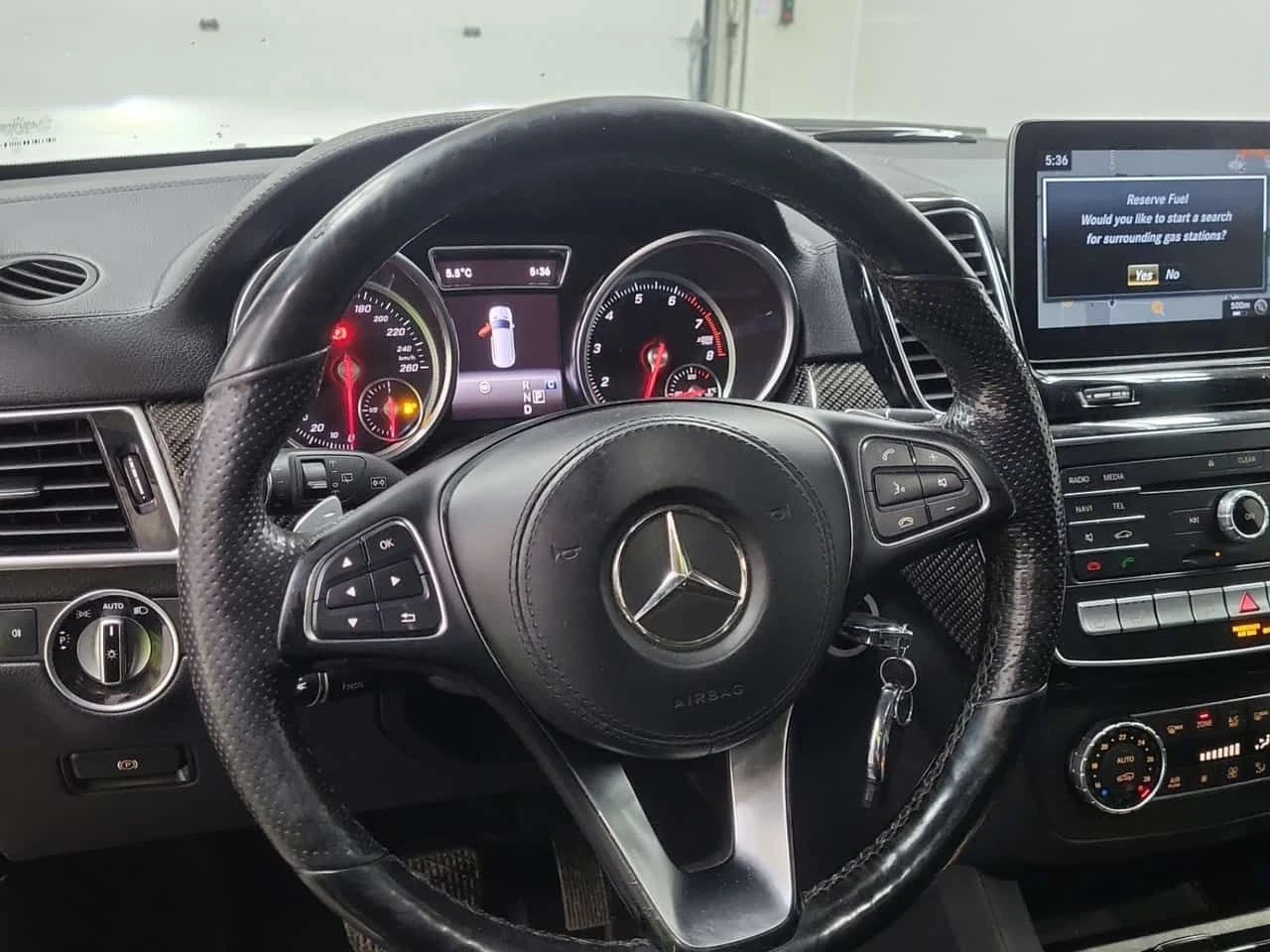 Mercedes-Benz GLS * 550 4 MATIC * CARFAX * ПАНОРАМА * KEYLESS * , снимка 14 - Автомобили и джипове - 53746691