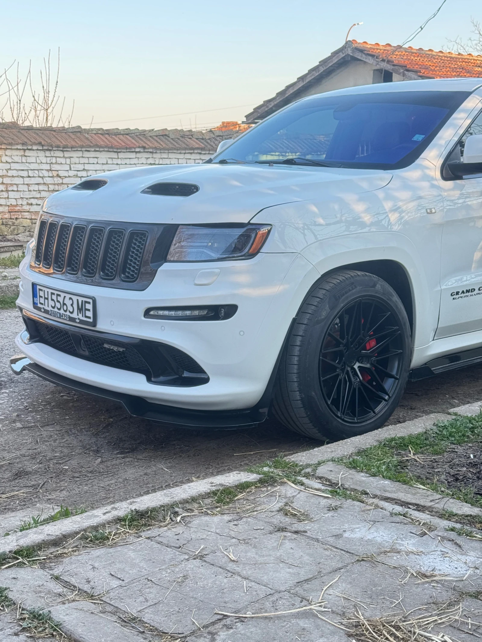 Jeep Grand cherokee SRT, снимка 2 - Автомобили и джипове - 53829159