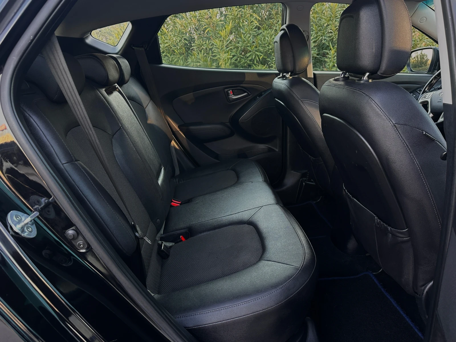 Hyundai IX35 XPOSSIBLE 1.7 CRDI НОВ ВНОС, снимка 10 - Автомобили и джипове - 53828941