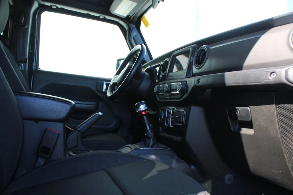 Jeep Gladiator  Sport S Crew Cab 4WD, снимка 15 - Автомобили и джипове - 54557057