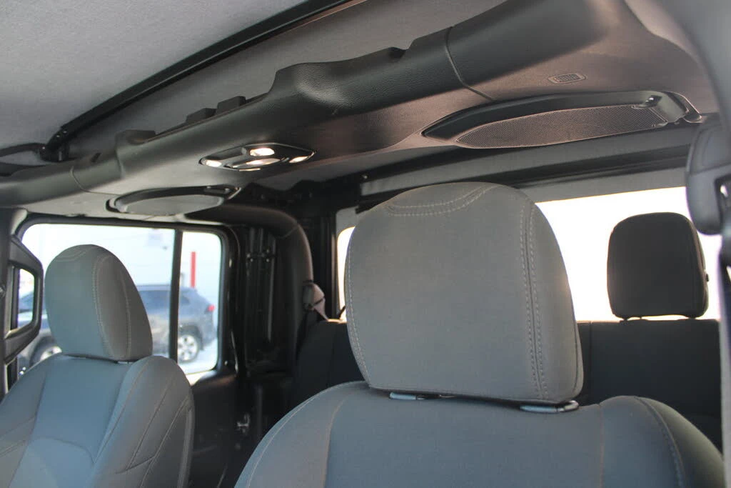 Jeep Gladiator  Sport S Crew Cab 4WD, снимка 17 - Автомобили и джипове - 54557057
