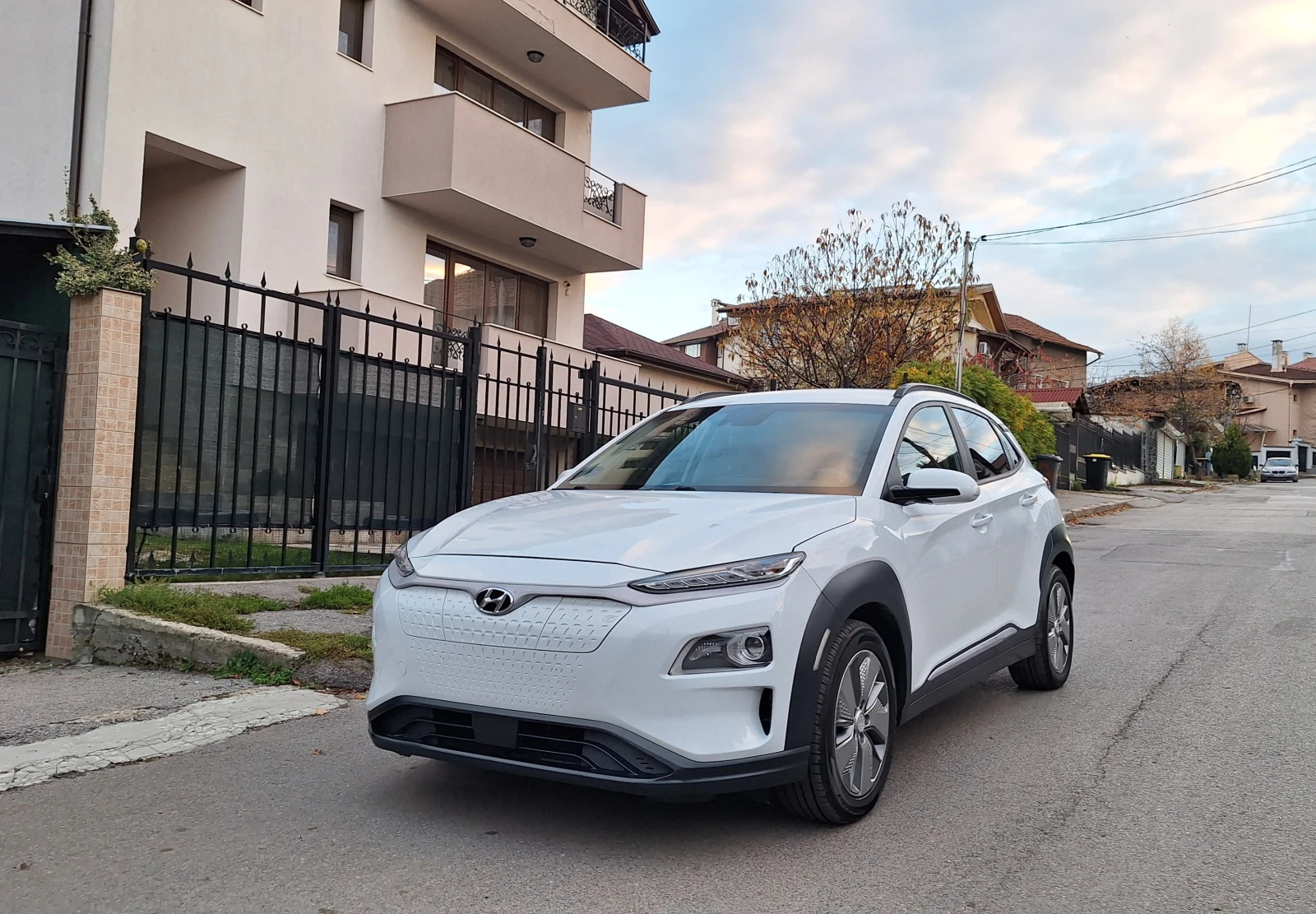 Hyundai Kona 64kWh 204�� ��� ��������� | Mobile.bg � ����������� 7