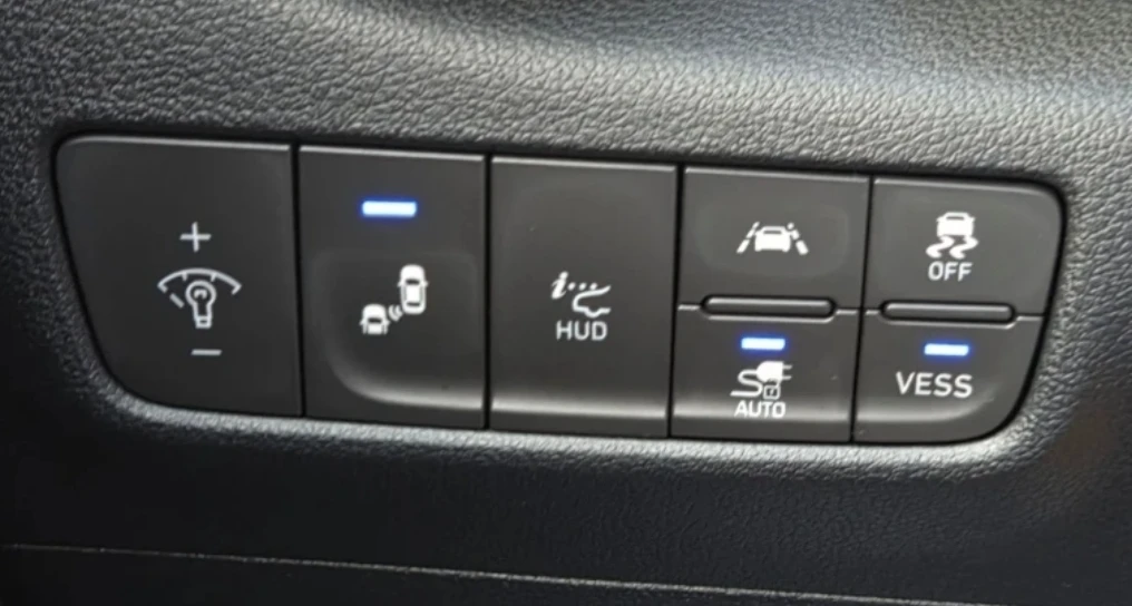 Hyundai Kona 64kWh 204�� ��� ��������� | Mobile.bg � ����������� 17