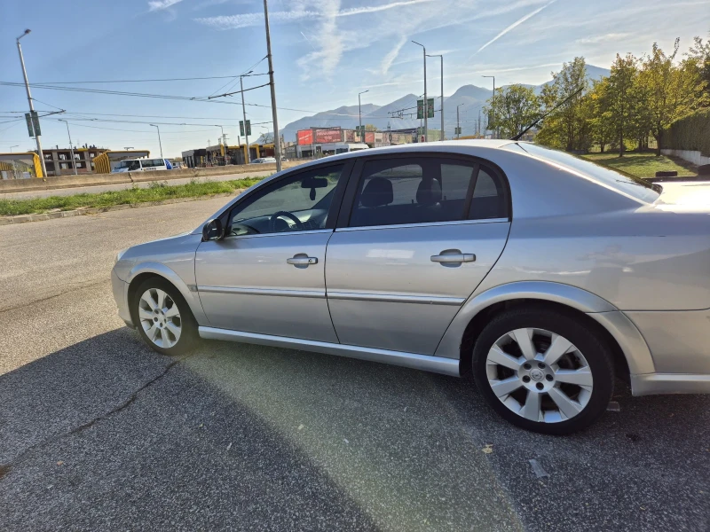 Opel Vectra 1.9CDTI, снимка 12 - Автомобили и джипове - 47734092