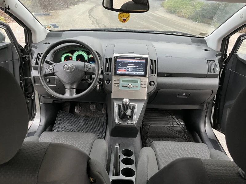 Toyota Corolla verso 2.0D4D, снимка 17 - Автомобили и джипове - 48606639