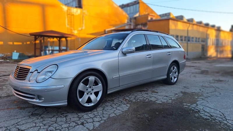 Mercedes-Benz E 320 Avangarde / 204кс / Harman Kardon, снимка 1 - Автомобили и джипове - 48952159