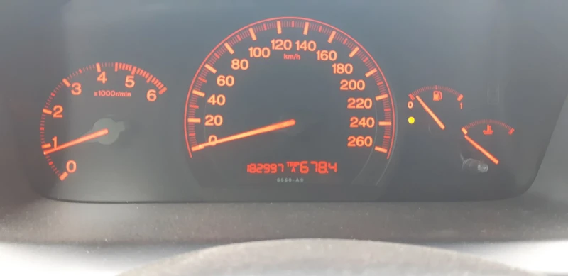 Honda Accord 2.2-140 кс, снимка 10 - Автомобили и джипове - 52566659