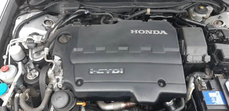 Honda Accord 2.2-140 кс, снимка 11 - Автомобили и джипове - 52566659