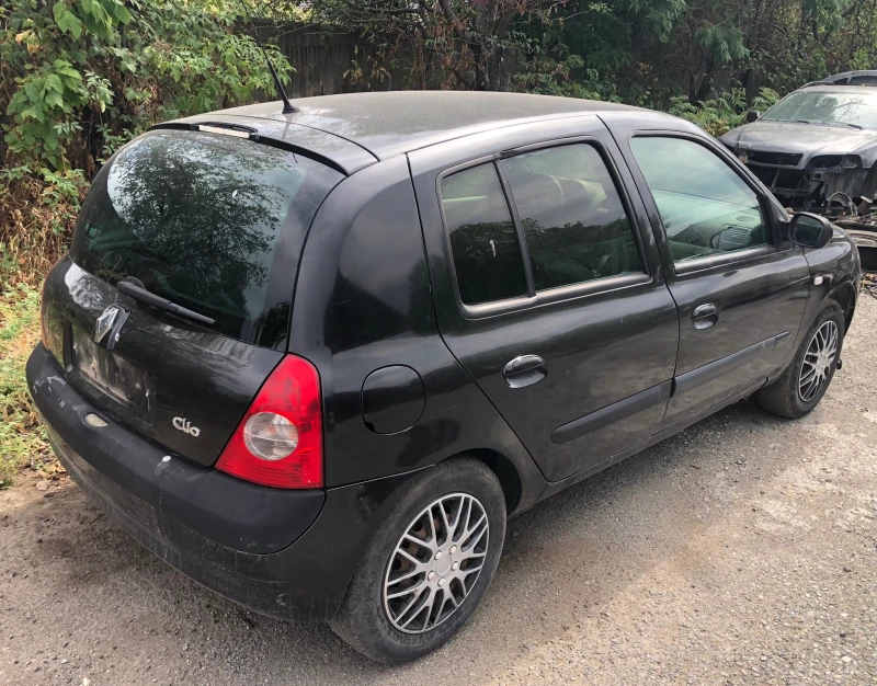 Renault Clio 1.2 i, снимка 3 - Автомобили и джипове - 51396975