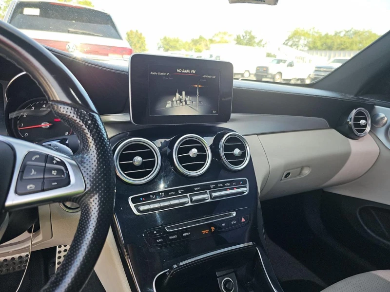 Mercedes-Benz C 300 AMG packet* Burmester* Подгрев* камера, снимка 11 - Автомобили и джипове - 52317864