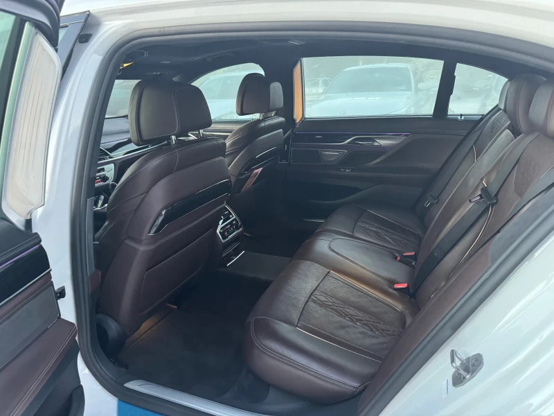 BMW 750 750i xDrive 445hp FULL, снимка 13 - Автомобили и джипове - 53086151