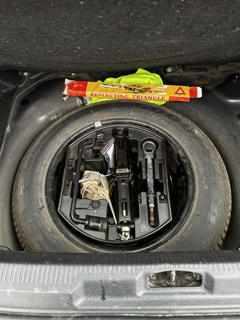 Peugeot 207 1.4i Панорама, снимка 6 - Автомобили и джипове - 53383476