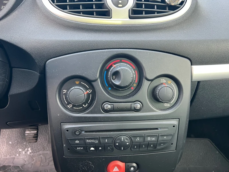 Renault Clio 1.5dci , снимка 11 - Автомобили и джипове - 53396024