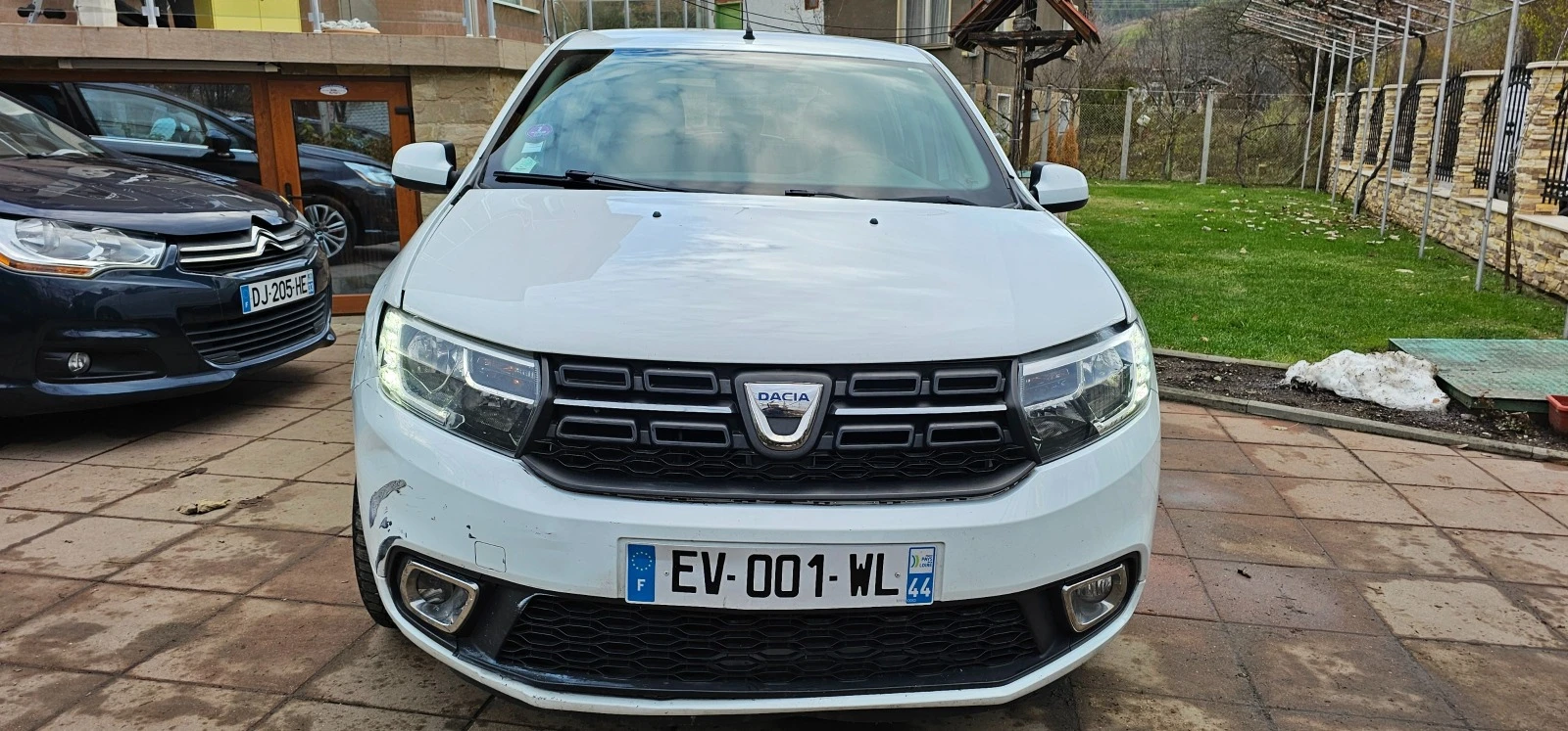 Dacia Sandero 1.0i ! 96000km  - изображение 5