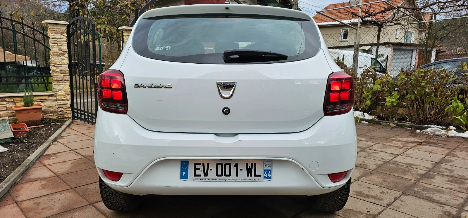 Dacia Sandero 1.0i ! 96000km  - изображение 6