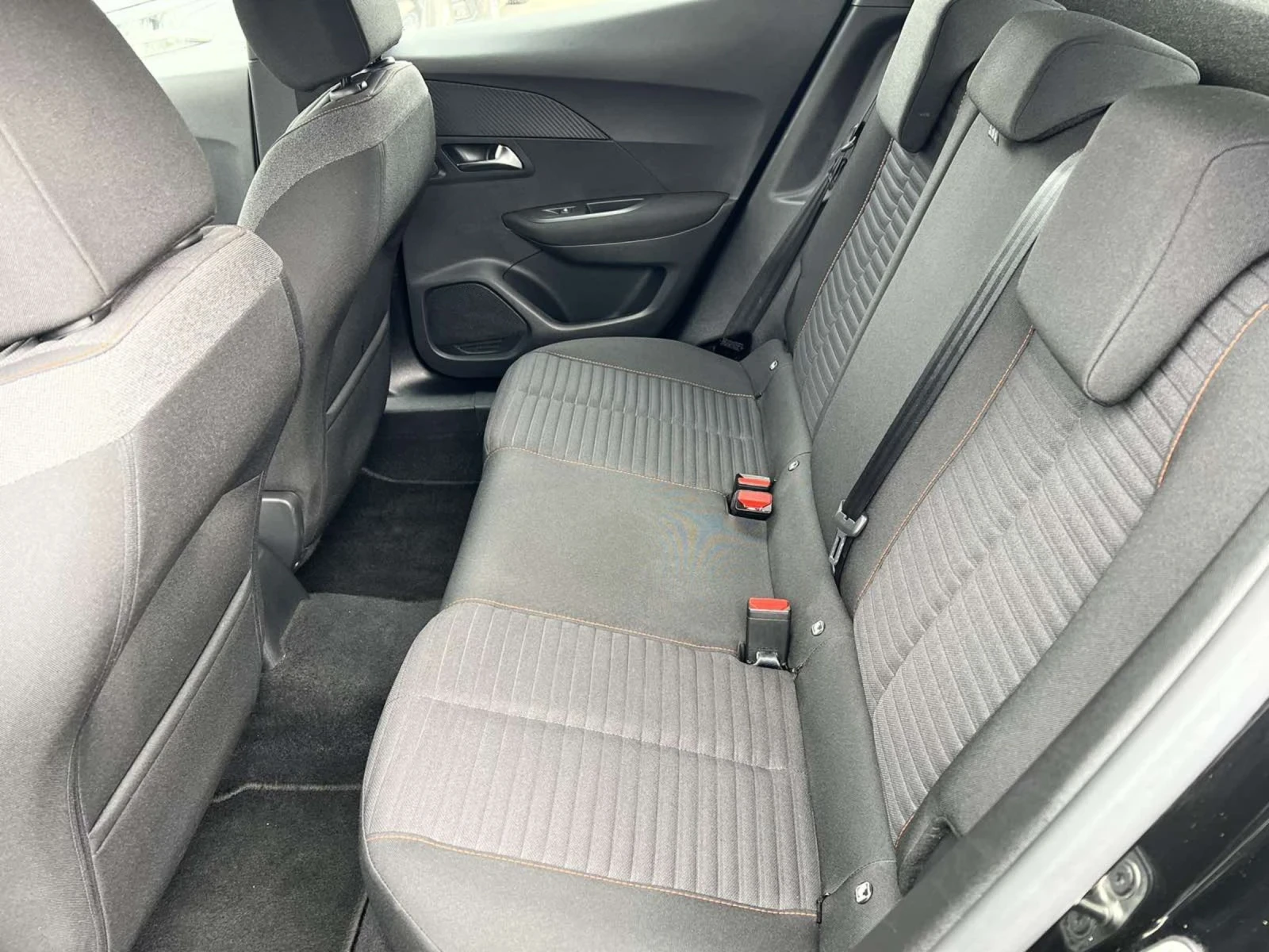 Peugeot 2008 1.5 BLUE HDI  | Mobile.bg — изображение 15