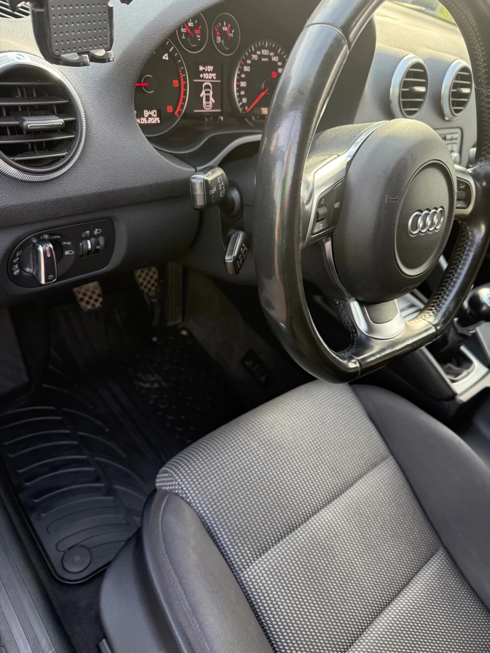 Audi A3 2.0 tdi navi podgrev Swiss - изображение 10
