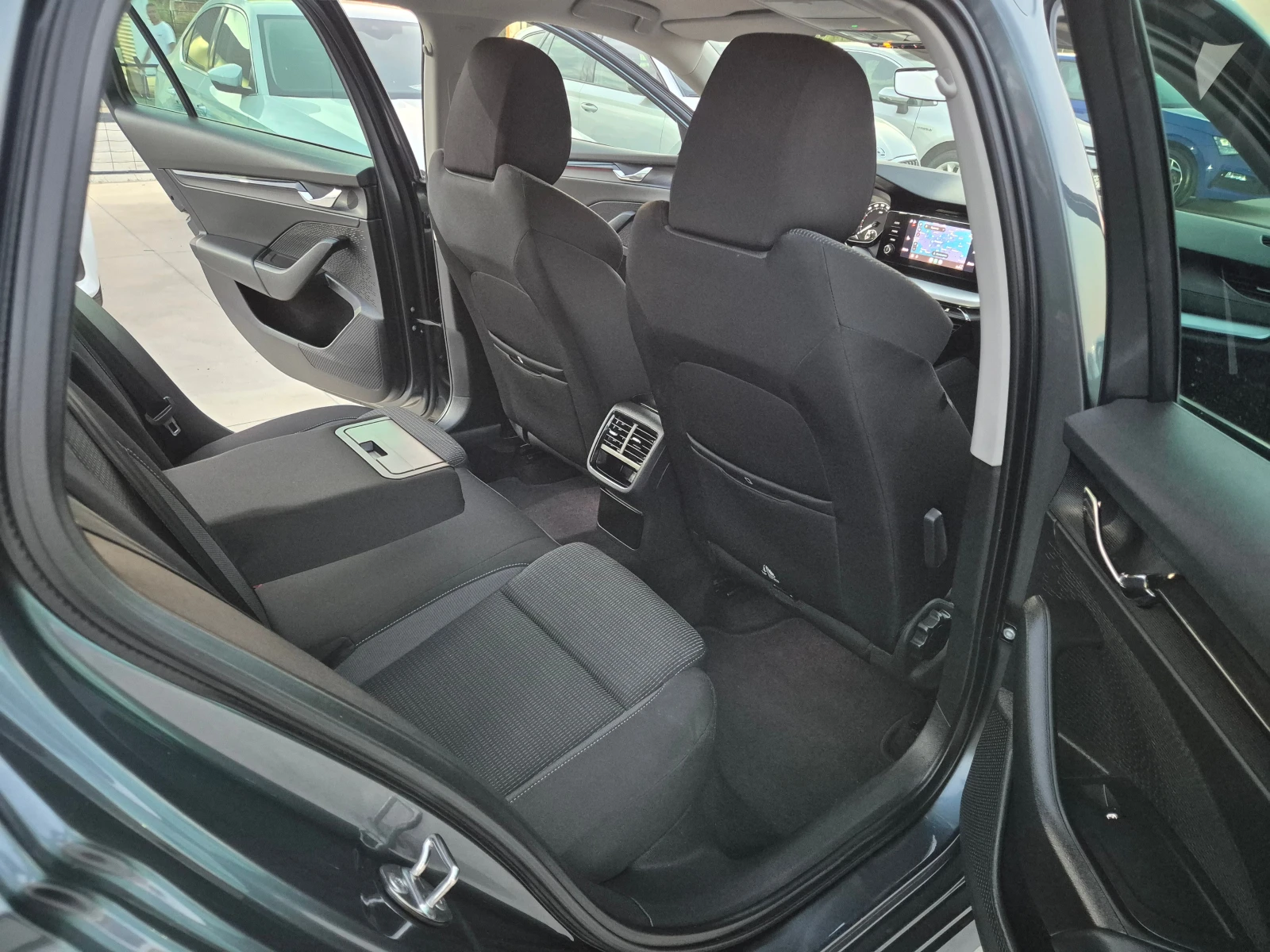 Skoda Octavia 2.0TDI M/T 150 - изображение 9