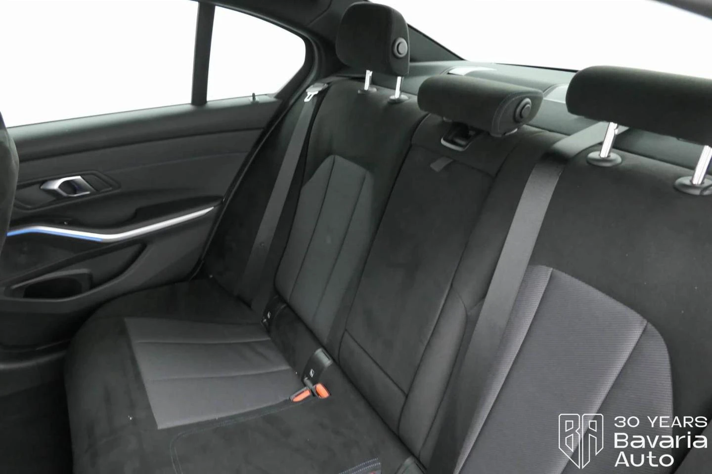 BMW 320 d xDrive M Sport Paket - изображение 8
