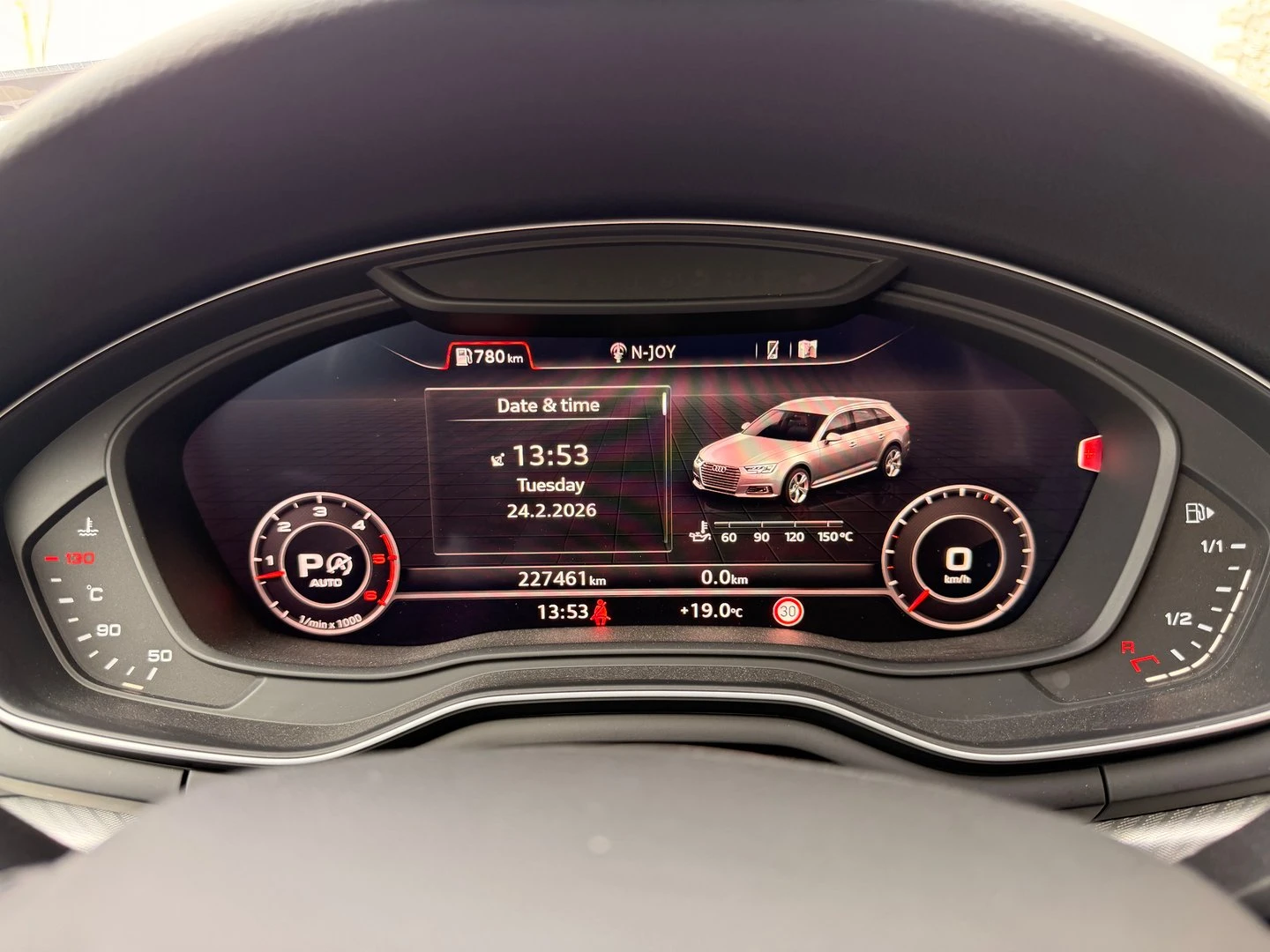 Audi A4 Design 3.0 TDI quattro - изображение 10