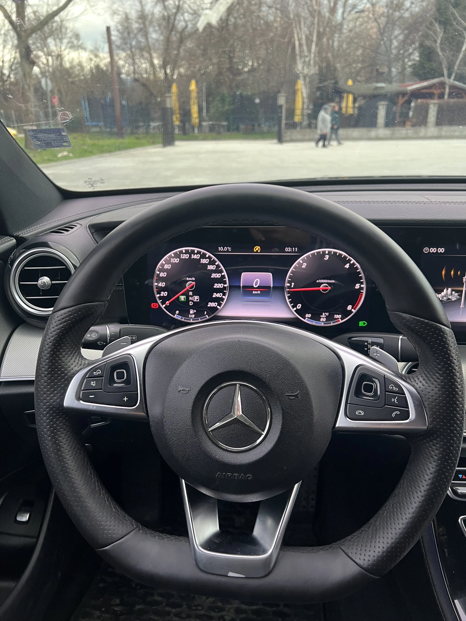 Mercedes-Benz E 220, снимка 8 - Автомобили и джипове - 53728736