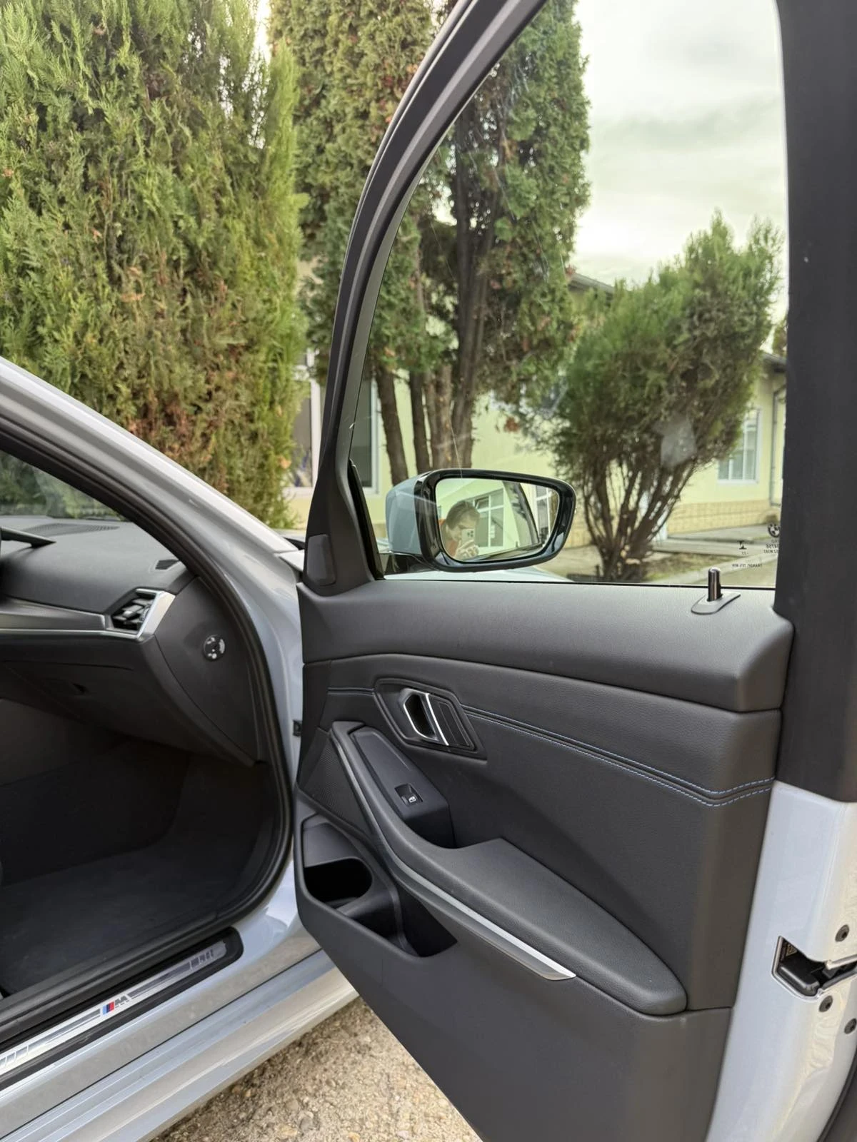 BMW 320 320д, снимка 11 - Автомобили и джипове - 53962056