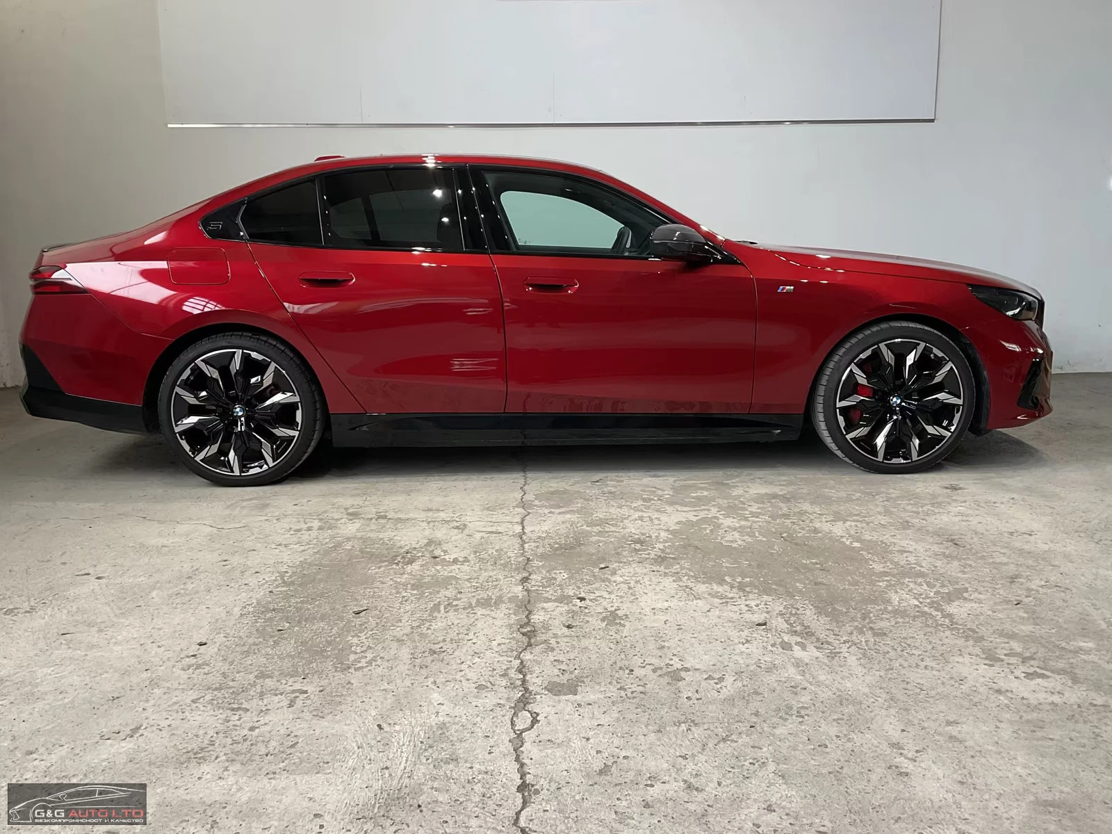 BMW i5 xDRIVE/40/394HP/MSPORTPRO/ACC/B&W/HUD/216z, снимка 4 - Автомобили и джипове - 53999316