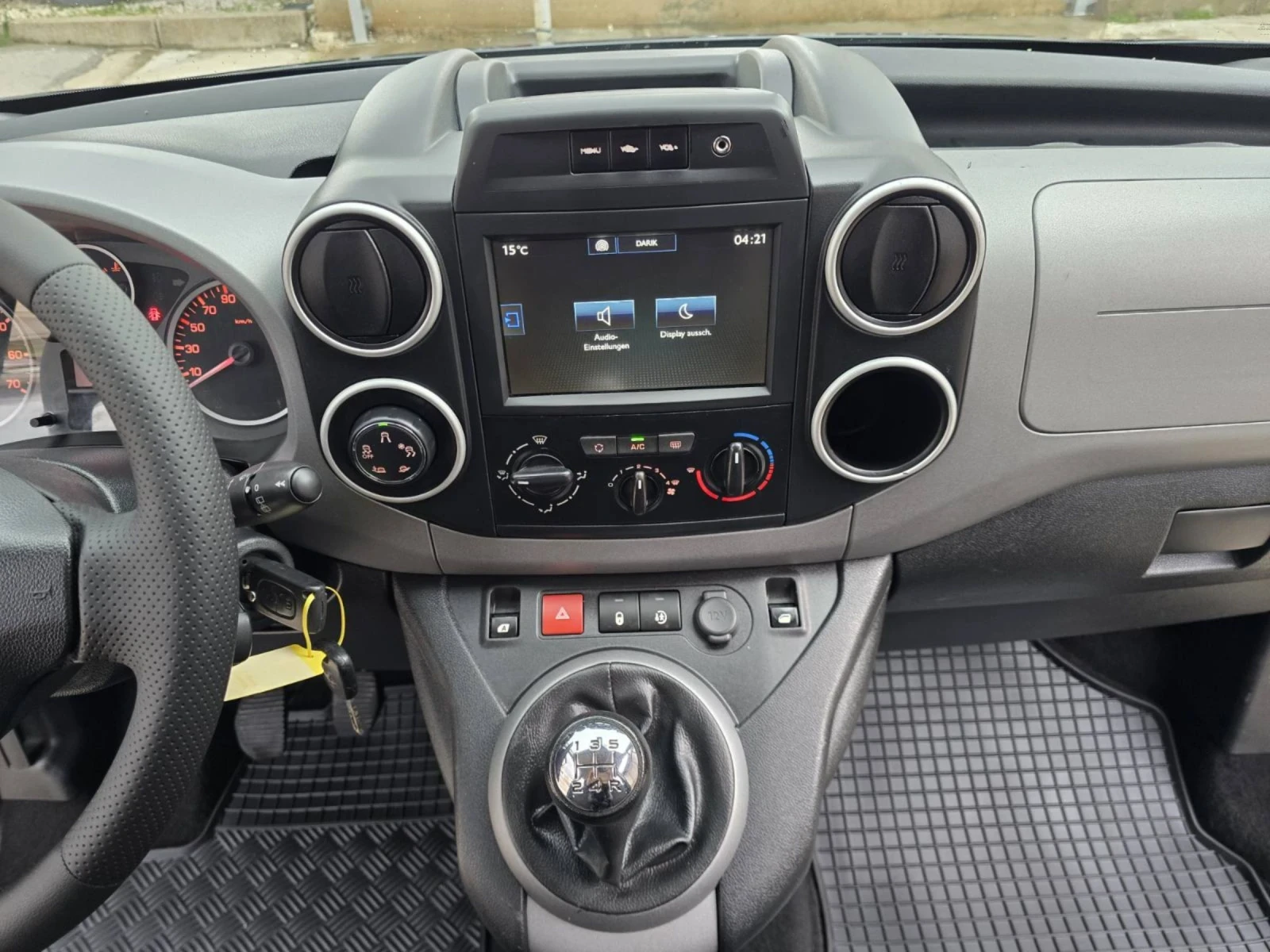 Peugeot Partner 1.6HDI NAVI, снимка 14 - Автомобили и джипове - 54095145