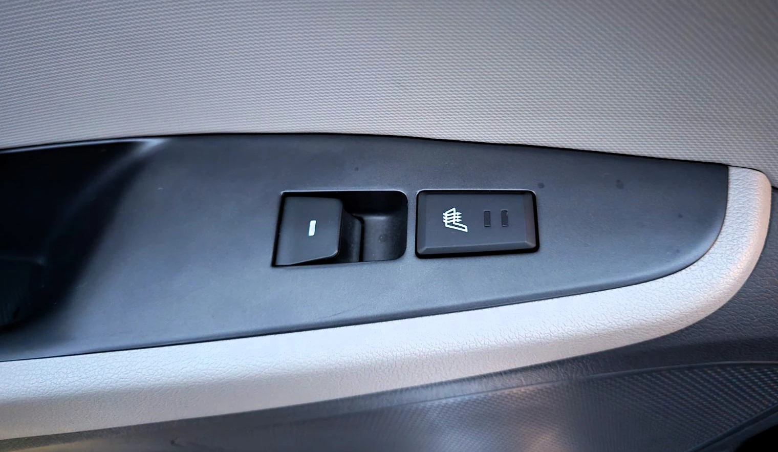 Hyundai Ioniq 1.6 GDI PHEV / PREMIUM, снимка 17 - Автомобили и джипове - 54240165