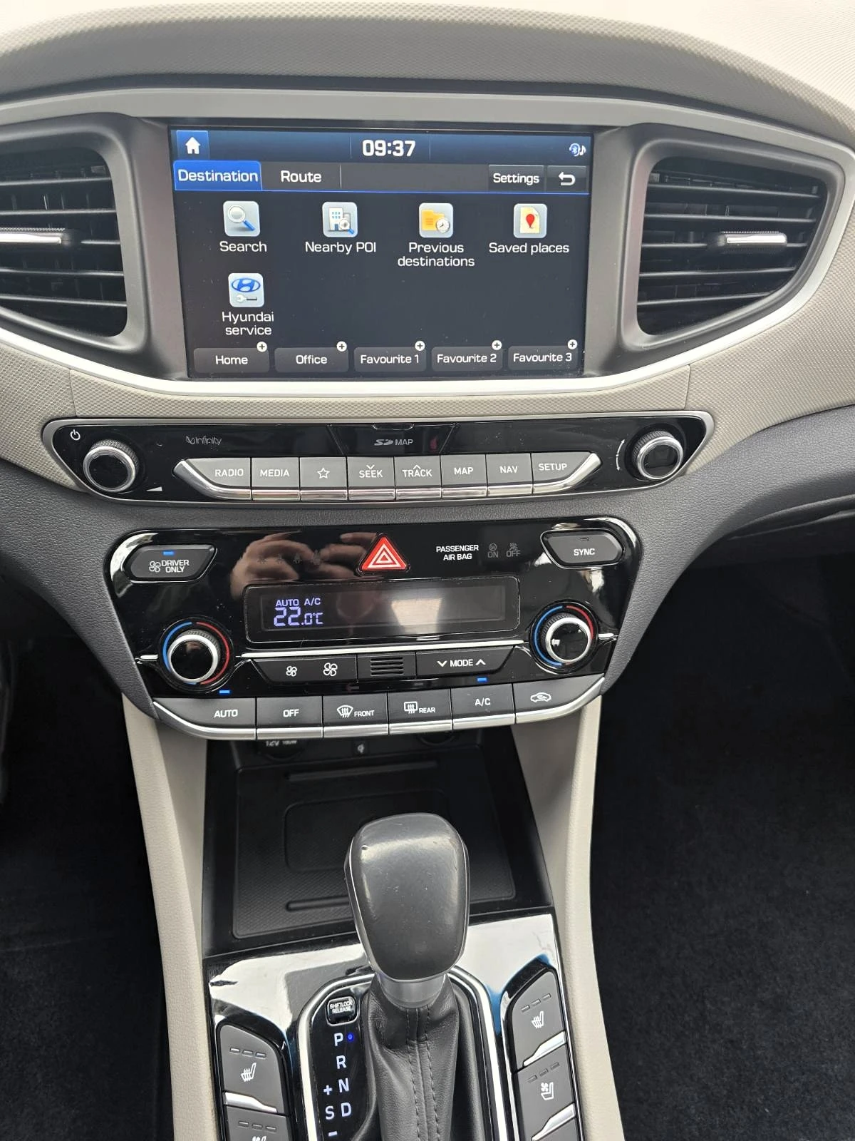 Hyundai Ioniq 1.6 GDI PHEV / PREMIUM, снимка 13 - Автомобили и джипове - 54240165