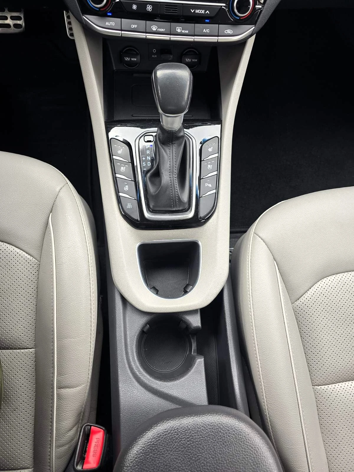 Hyundai Ioniq 1.6 GDI PHEV / PREMIUM, снимка 14 - Автомобили и джипове - 54240165