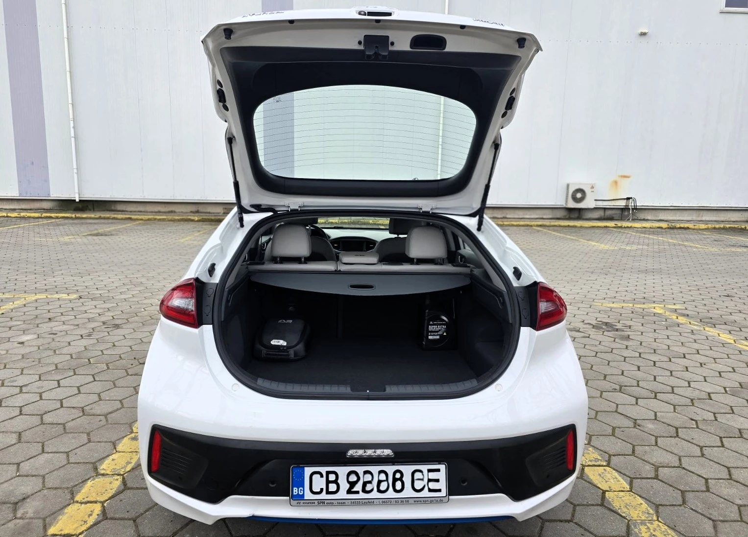 Hyundai Ioniq 1.6 GDI PHEV / PREMIUM, снимка 7 - Автомобили и джипове - 54240165